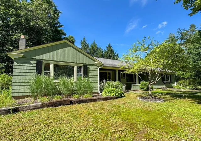 Homes for sale in Greenfield, MA | 143 Log Plain Rd, Greenfield, MA 01301 | MLS# 73549112