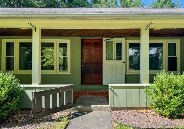 Homes for sale in Greenfield, MA | 143 Log Plain Rd, Greenfield, MA 01301 | MLS# 73549112
