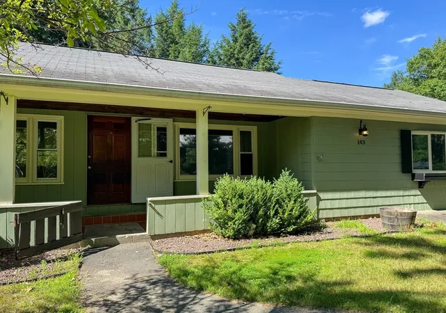 Homes for sale in Greenfield, MA | 143 Log Plain Rd, Greenfield, MA 01301 | MLS# 73549112