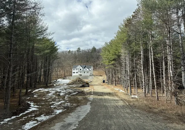 Homes for sale in Upton, MA | 99 W River St, Upton, MA 01568 | MLS# 73490363