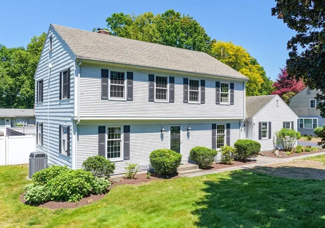 Homes for sale in Longmeadow, MA | 252 Pinewood Dr, Longmeadow, MA 01106 | MLS# 73531082