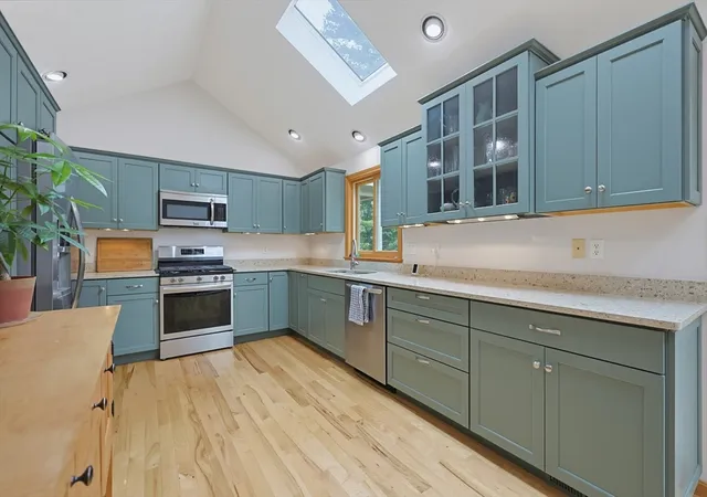 5th image of 14 Pheasant Ridge Rd, Townsend, MA 01469 | MLS# 73559169