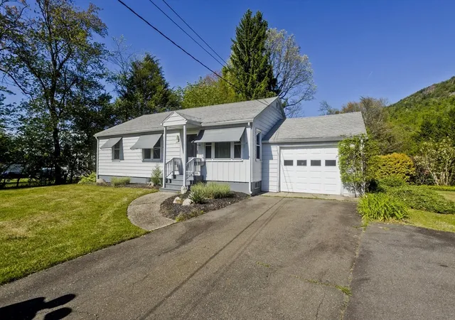Homes for sale in Easthampton, MA | 123 Holyoke St, Easthampton, MA 01027 | MLS# 73521254
