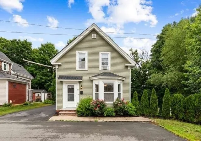 Homes for sale in Amesbury, MA | 30 East Greenwood St, Amesbury, MA 01913 | MLS# 73541562