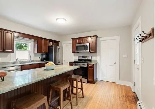 Homes for sale in Amesbury, MA | 30 East Greenwood St, Amesbury, MA 01913 | MLS# 73541562