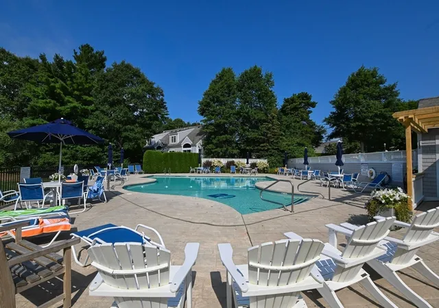 2nd image of 16 Amberwood Ct, Buzzards Bay, MA 02532