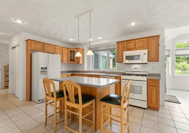 Photo 3 of Sale Pending at 29 Hadley Rd, Pepperell, MA 01463 | MLS# 73559614 | Listing updated on 2026-09-16