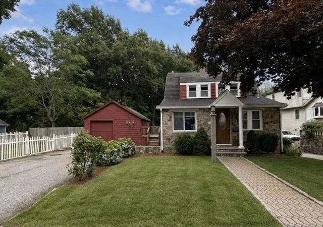27th image of 33 Volusia Rd, Hingham, MA 02043 | MLS# 73547343