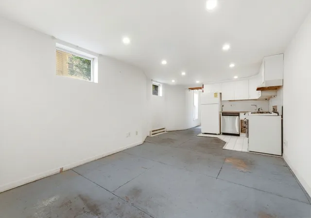 3rd image of 29-31 Washburn Ave, Cambridge, MA 02140