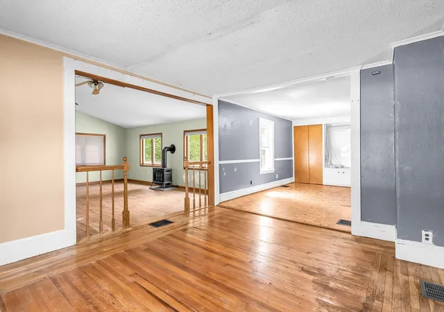3rd image of 162 Main Street, Plaistow, NH 03865 | MLS# 73569171