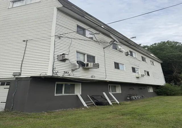 4th image of 747 River St #2, Haverhill, MA 01832 | MLS# 73548406