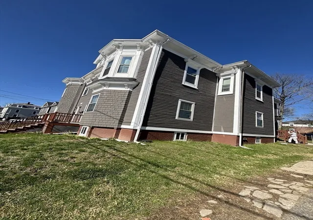 Homes for sale in Haverhill, MA | 117-119 Portland Street, Haverhill, MA 01830 | MLS# 73524008