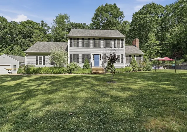 Homes for sale in Uxbridge, MA | 115 Hunter Road, Uxbridge, MA 01569 | MLS# 73538503