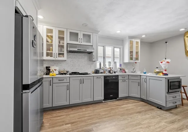 4th image of 26 Shirley St, Everett, MA 02149 | MLS# 73550900