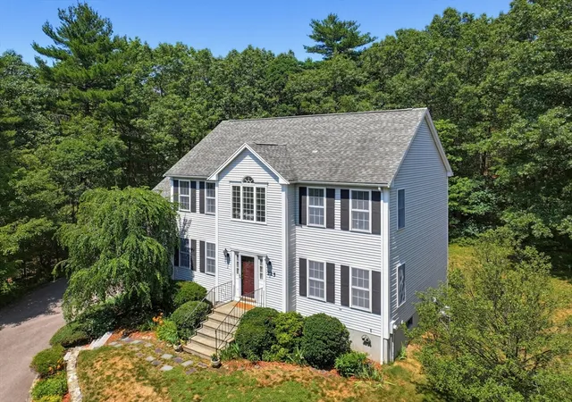 2nd image of 225 Daniels St, Franklin, MA 02038 | MLS# 73550146