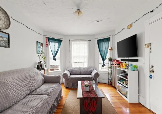 2nd image of 22 Elm St, Lynn, MA 01905 | MLS# 73501468