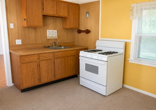 2nd image of 365 Bolivar St, Canton, MA 02021 | MLS# 73556394