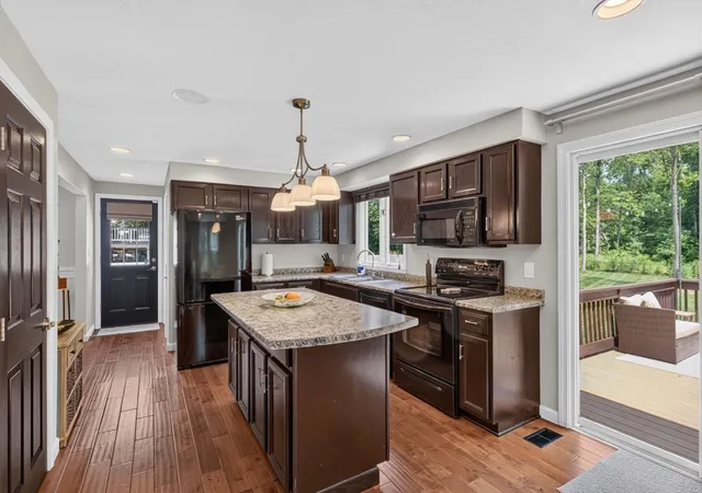 5th image of 21 Railroad Ave, Taunton, MA 02780 | MLS# 73549438