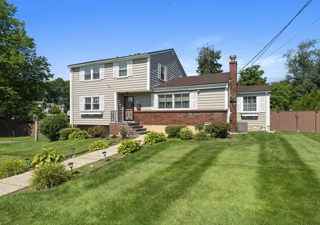 Photo 1 of Single family home for sale at 7 Fabens St, Saugus, MA 01906 | MLS# 73564609 | Listing updated on 2026-08-24