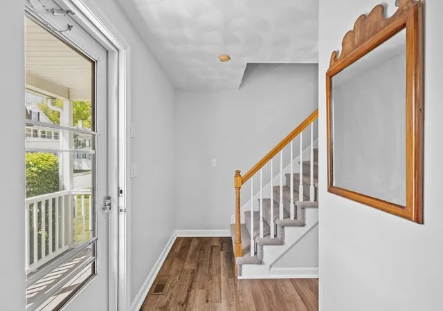4th image of 11 Fleming St, Lowell, MA 01851 | MLS# 73555632