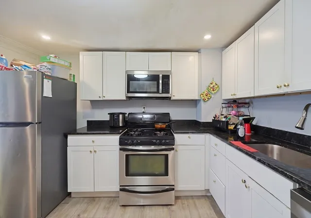 Listing Photo 5 - Condo for sale in building located at 6-8 Howell Ct, Chelsea, MA 02150