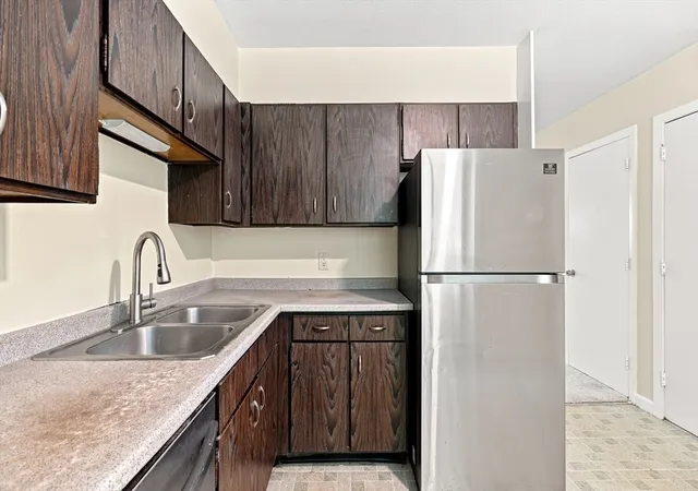 Listing Photo 4 - Condo for sale in building located at 121 Bailey St, Worcester, MA 01602 - Unit #B12
