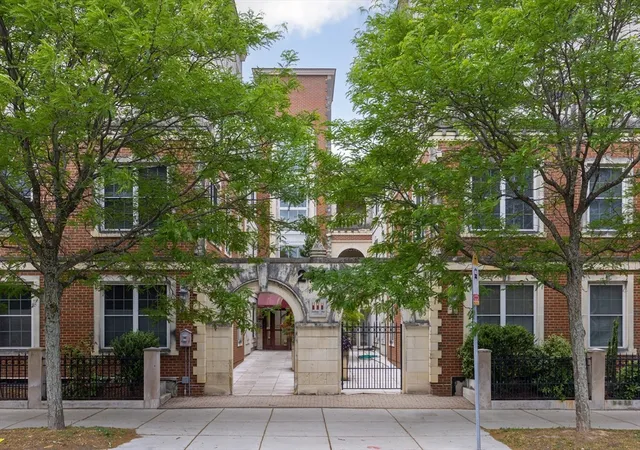 Homes for sale in Cambridge, MA | 2440 Massachusetts Avenue #3, Cambridge, MA 02140 | MLS# 73537774