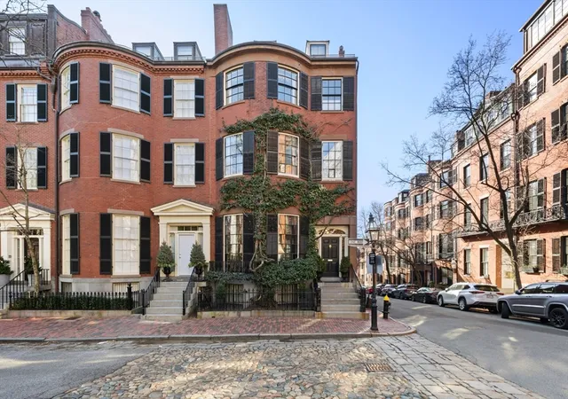 1st image of 22 Louisburg Square, Boston, MA 02108 | MLS# 73516197