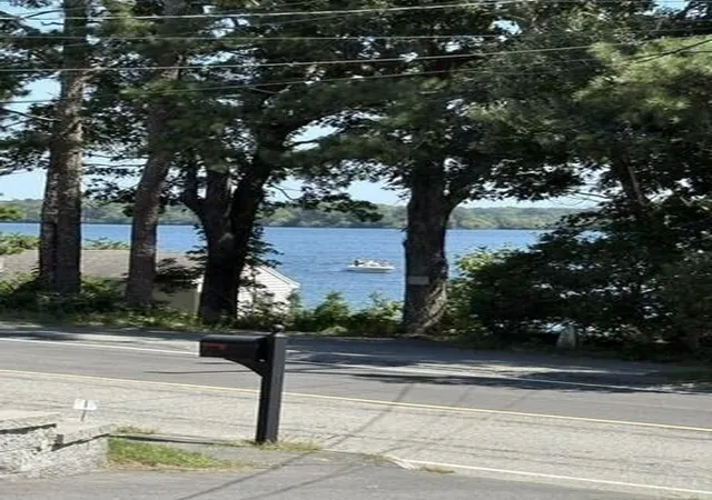 2nd image of 555 Shootflying Hill Rd, Centerville, MA 02632 | MLS# 73563211