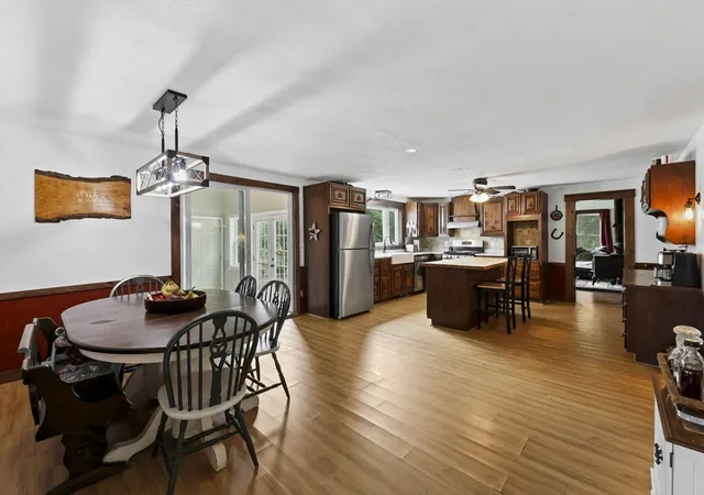 Photo 3 of Single family home for sale at 401 N Washington St, Belchertown, MA 01007 | MLS# 73549728 | Listing updated on 2026-09-12