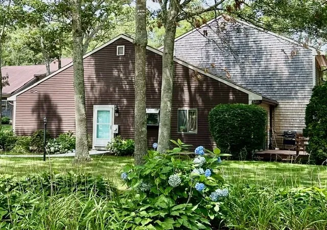 2nd image of 20 Roundhouse Rd #20, Buzzards Bay, MA 02532 | MLS# 73560040