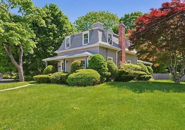 Homes for sale in Stoughton, MA | 21 Park Ave, Stoughton, MA 02072 | MLS# 73525322