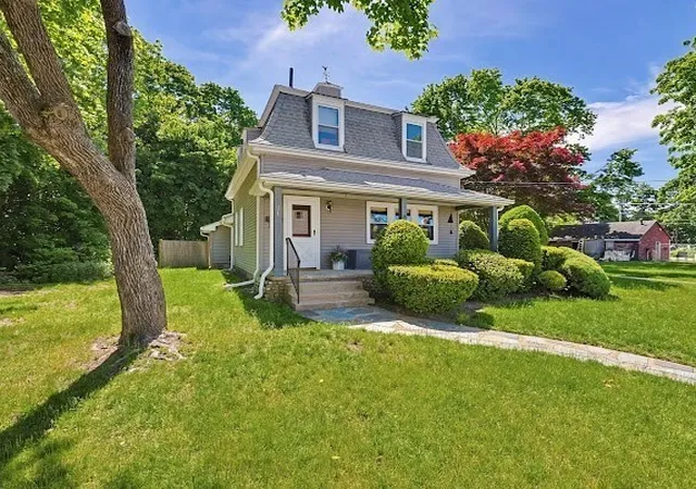 Homes for sale in Stoughton, MA | 21 Park Ave, Stoughton, MA 02072 | MLS# 73525322