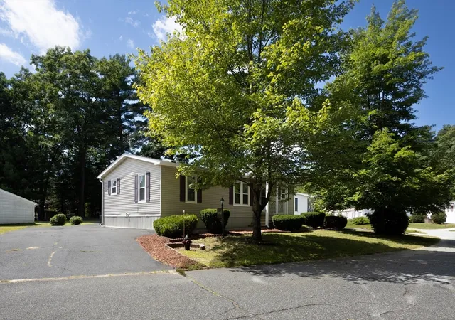 3rd image of 147 Millers River Dr, Athol, MA 01331 | MLS# 73566183
