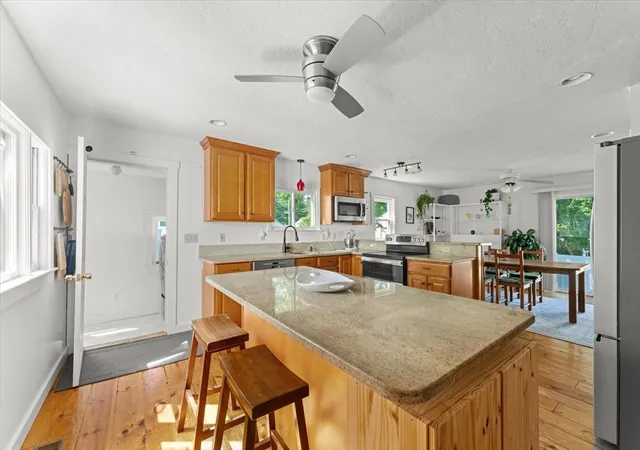 5th image of 42 Dewey Ave, Brockton, MA 02301 | MLS# 73549318