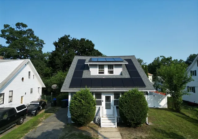 Photo 3 of Sale Pending at 130 Littleton St, Springfield, MA 01104 | MLS# 73564644 | Listing updated on 2026-08-31