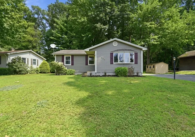 2nd image of 223 Garnet St, Springfield, MA 01129 | MLS# 73562743