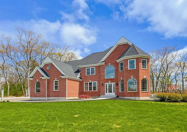 Homes for sale in Wrentham, MA | 15 Ridge Rd, Wrentham, MA 02093 | MLS# 73513333