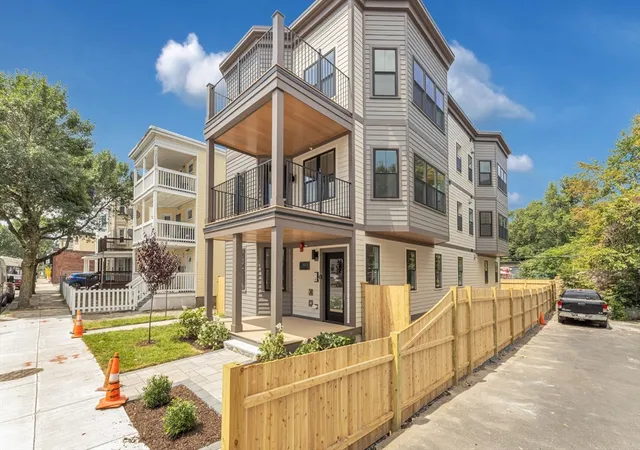 Homes for sale in Boston, MA | 3915 Washington Street, Boston, MA 02131 | Houzeo
