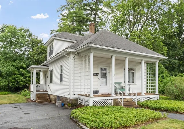 2nd image of 27 Foss Rd, Gardner, MA 01440 | MLS# 73559261