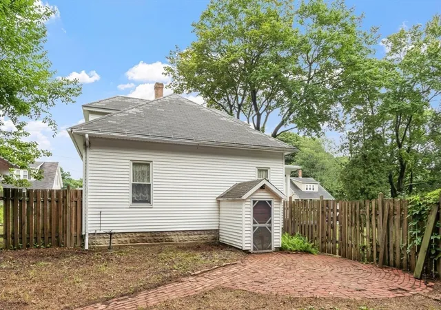 39th image of 27 Foss Rd, Gardner, MA 01440 | MLS# 73559261