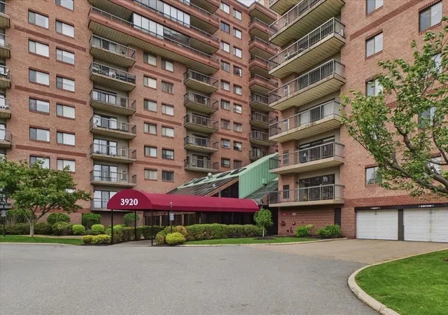 Homes for sale in Medford, MA | 3920 Mystic Valley Pkwy #118, Medford, MA 02155 | MLS# 73524118