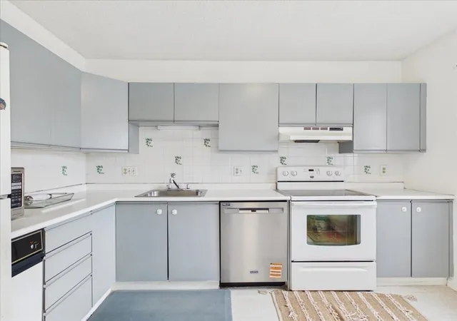 Homes for sale in Medford, MA | 3920 Mystic Valley Pkwy #118, Medford, MA 02155 | MLS# 73524118
