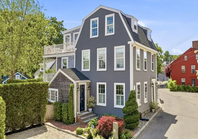 Homes for sale in Marblehead, MA | 33 Franklin St, Marblehead, MA 01945 | MLS# 73540148