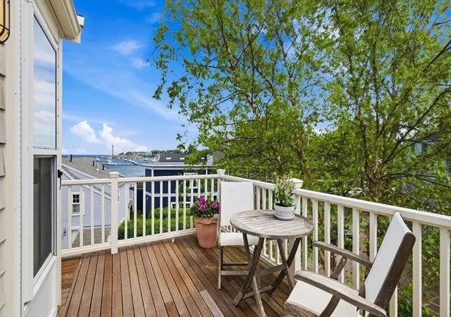 Homes for sale in Marblehead, MA | 33 Franklin St, Marblehead, MA 01945 | MLS# 73540148