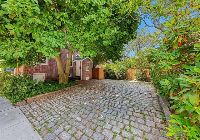 Listing Photo 5 - Condo for sale in building located at 54-56 Lime St, Newburyport, MA 01950