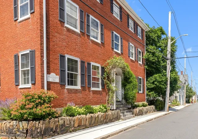 3rd image of 54-56 Lime St, Newburyport, MA 01950 | MLS# 73565092