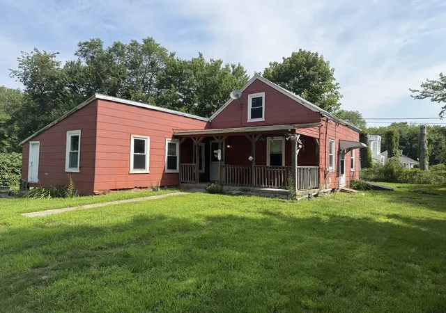 2nd image of 340 Woodland Avenue, Seekonk, MA 02771 | MLS# 73562508