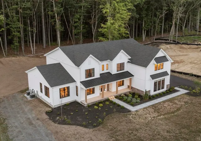 1st image of 8 Wendell Pl, Westford, MA 01886 | MLS# 73562671