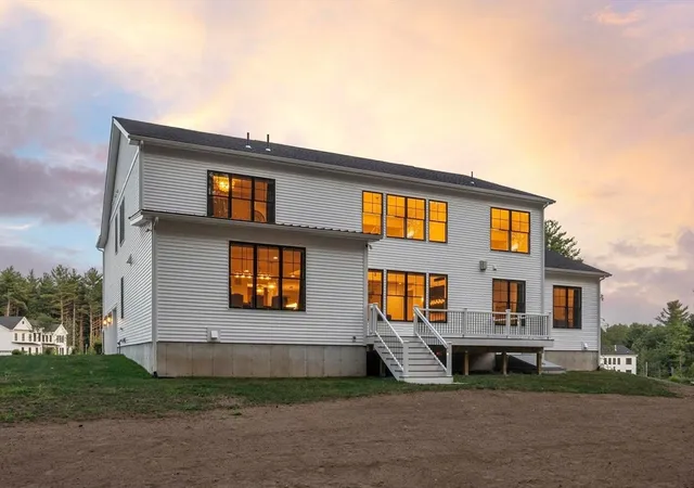 3rd image of 8 Wendell Pl, Westford, MA 01886 | MLS# 73562671